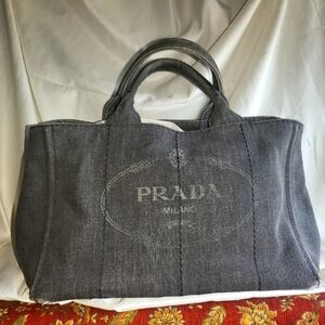 Prada Canapa